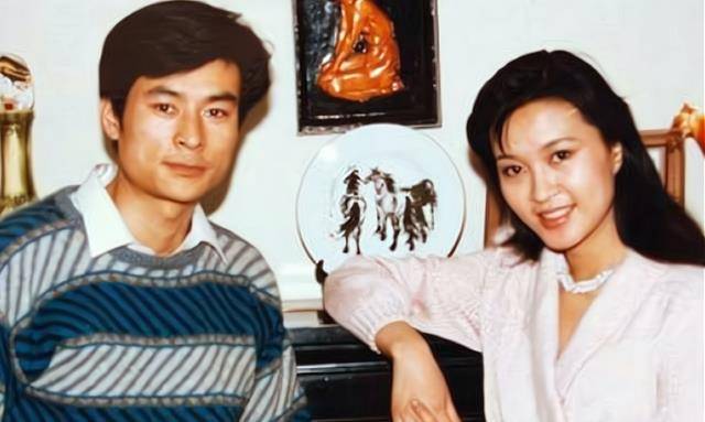 原创和屠洪刚离婚的方舒19年内独自抚养两女儿和普通百姓没有两样