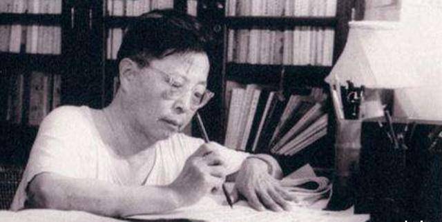曹禺原配:离婚后仍默默付出,前夫却两次再婚,连其追悼会都不去_郑秀