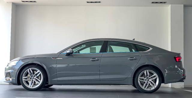 奥迪a5sportback纳多灰实车欣赏帅呆了简直