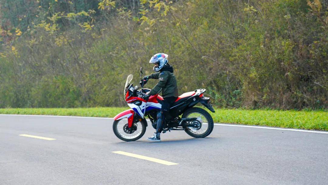 越野玩泥真性情城市代步也能行新大洲本田crf190l评测