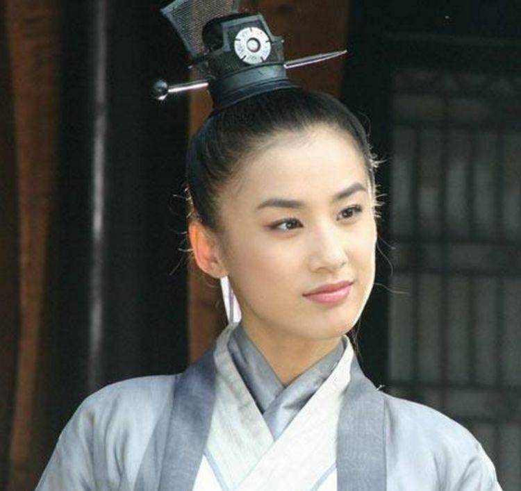 原创女扮男装最帅的女星许仙和莫若菲都不算啥最后一位才惊艳众人