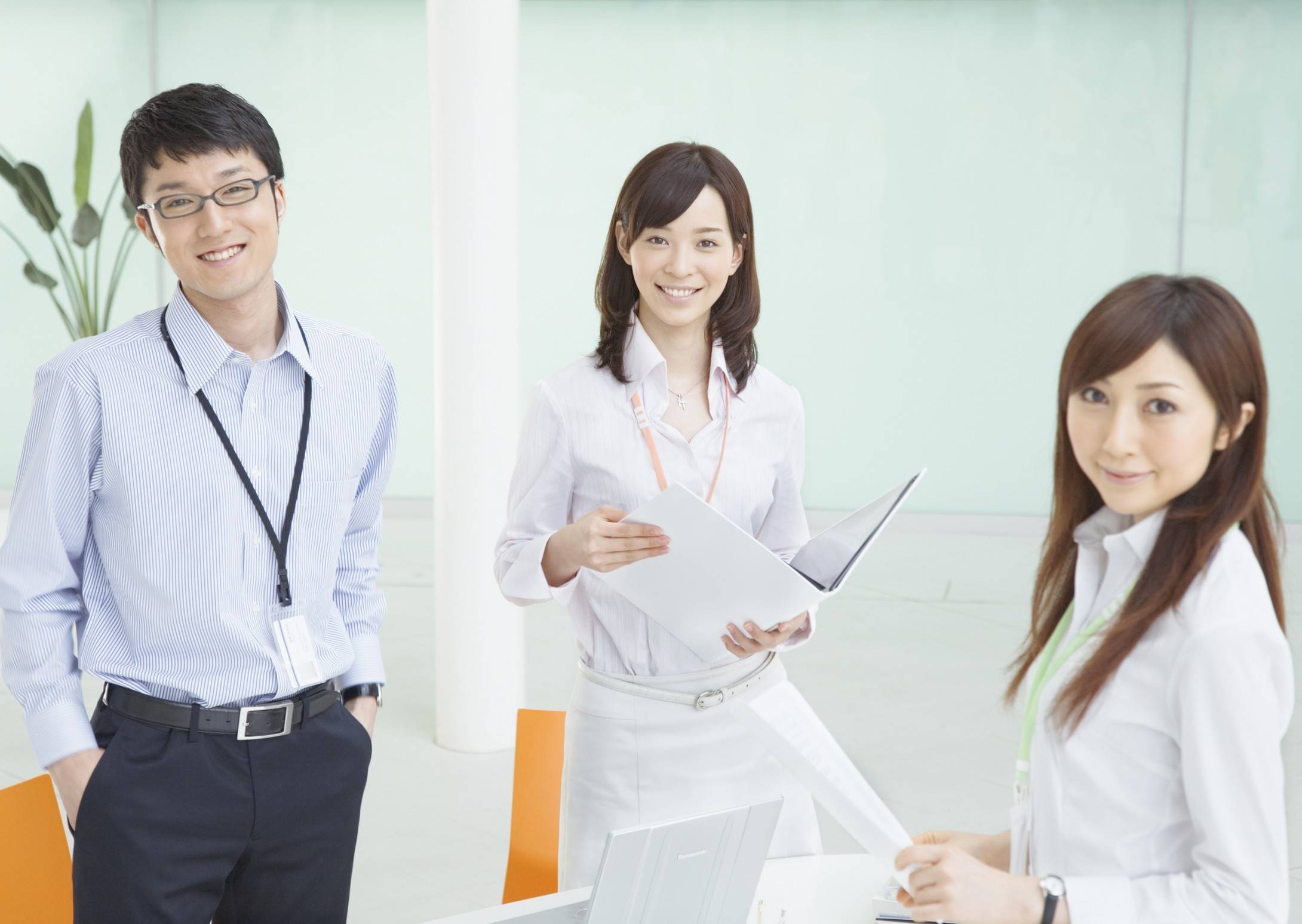 同事如果这样对你,表明他非常嫉妒你_职场_时候_社交能力
