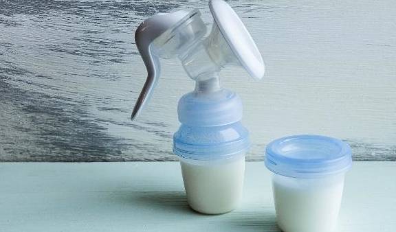 母乳不足别担心,产妇做好4点,奶水自然多起来！
