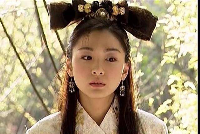 雄霸的女儿"江祖平",42岁过成十八岁!