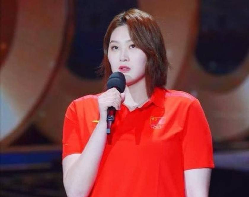 变化大女排重炮手王一梅瘦成锥子脸33岁女神范艳压众队友