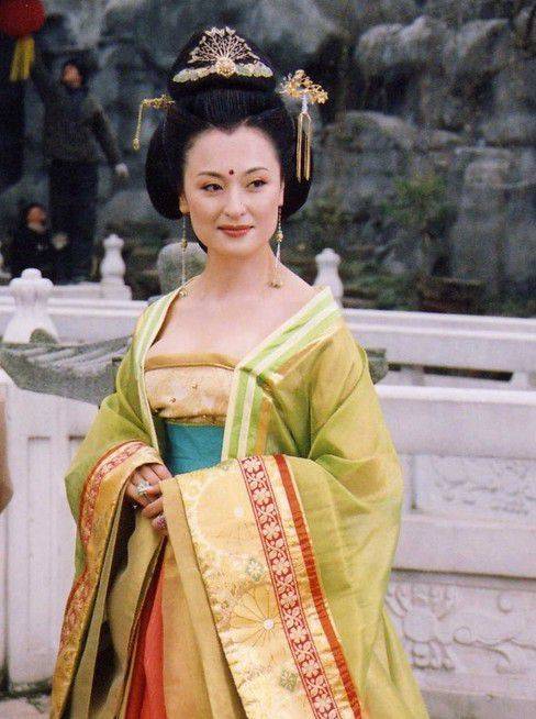原创八个版本的杨贵妃冯宝宝殷桃到了吴谨言这贵妃娘娘减肥了