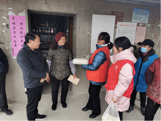 岁末年关送温暖 声声感谢颂党恩——金湖县前锋镇公益之花处处开_活动