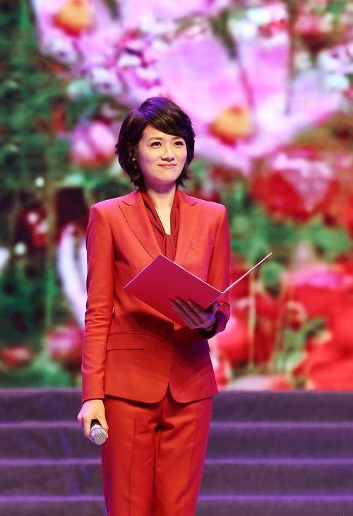 央视主播董丽萍近照曝光:她是高颜值学霸,如今41岁了,依然单身_中国