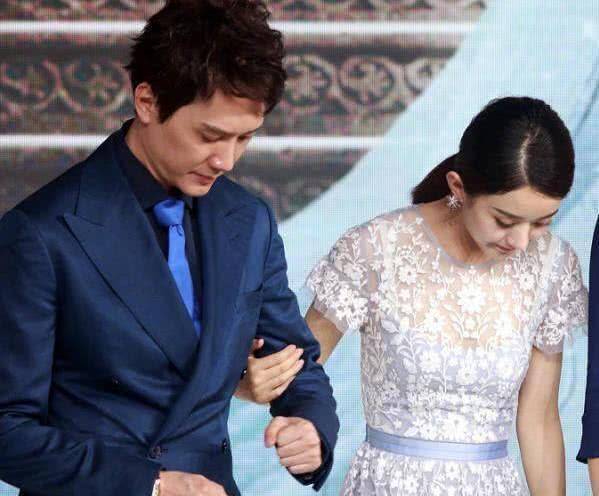 原创冯绍峰离婚后忙相亲冯妈针对赵丽颖提出唯一条件不要圈内女星