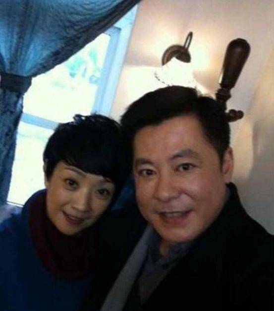 携带24亿巨款嫁给张嘉译,51岁活成人生赢家_王海燕_名字_财产