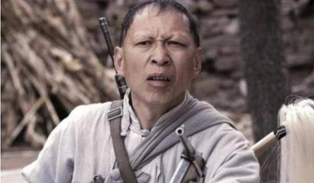 《举起手来》中走进娱乐圈后的"汉奸"也同样令人印象深刻,据说是由于