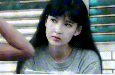 周慧敏一直是大家心中的清纯玉女,香港的娱乐圈有许多的美人,但是能够