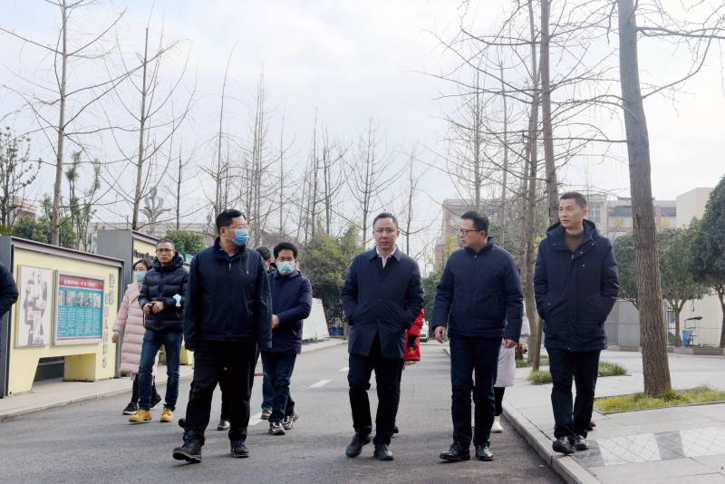 彭州市人民政府副市长邱洪调研成都石化工业学校_教育_发展_周川益