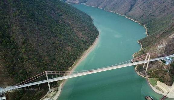 航拍"高峡飞虹"云县澜沧江大桥_临沧_长湖_漫湾