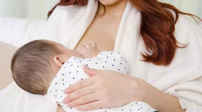 母乳喂养全攻略：产后第三天要注意的两件事