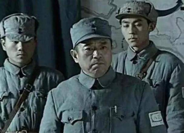 他先后拍摄《亮剑》,《抗日名将左权》,《太行山上》,《建国大业》等