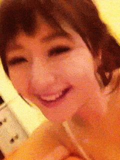 搞笑gif趣图:这个路口有点大啊,大的跟我们村一样