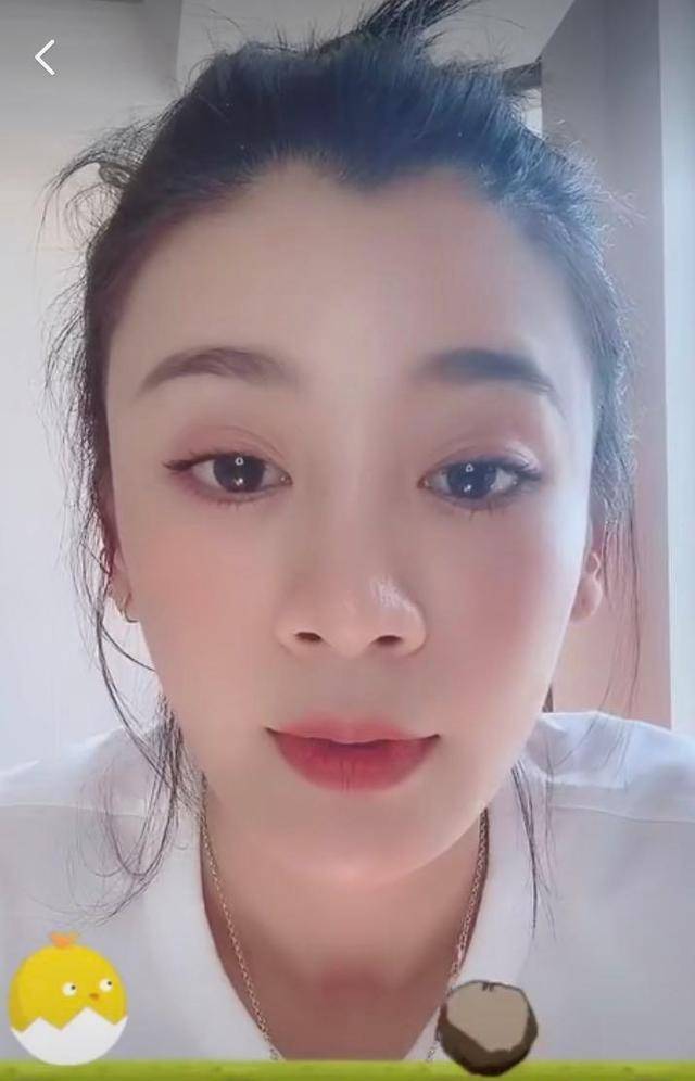 女儿才一岁就离了婚,前妻网晒玩游戏视频,盘点曹云金的风流往事_唐菀