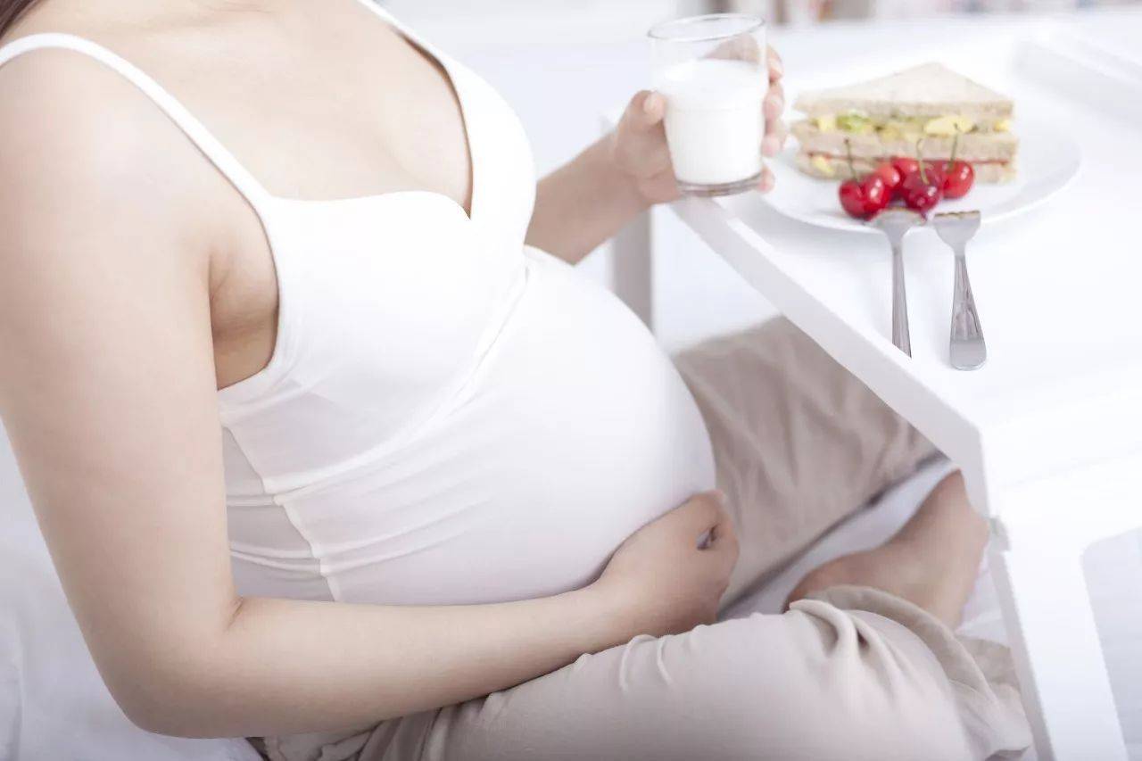 孕期胎毒积得越多,新生儿出生黄疸越严重,这三大生活习惯是祸首