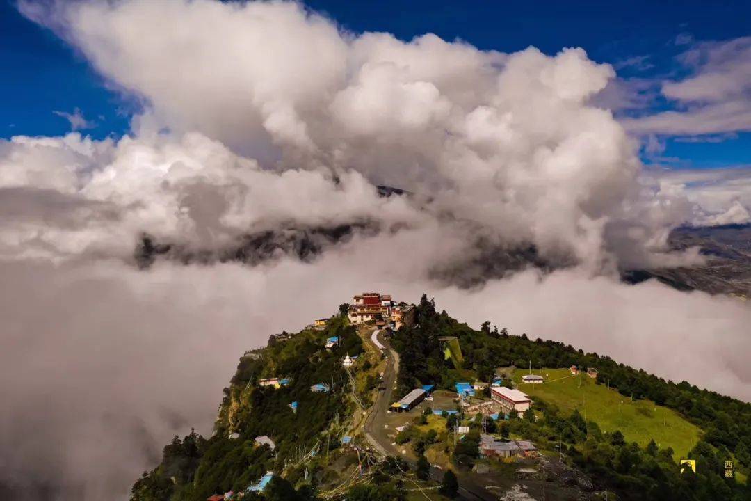 李珩/摄据说这里共有一百多座修行洞距今有1200多年的历史卡久寺建于