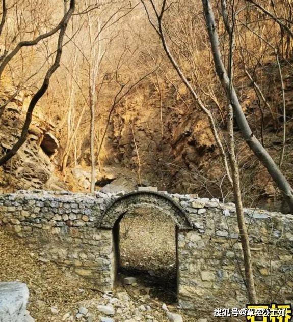 妙峰山滴水岩迷一样的千年古寺