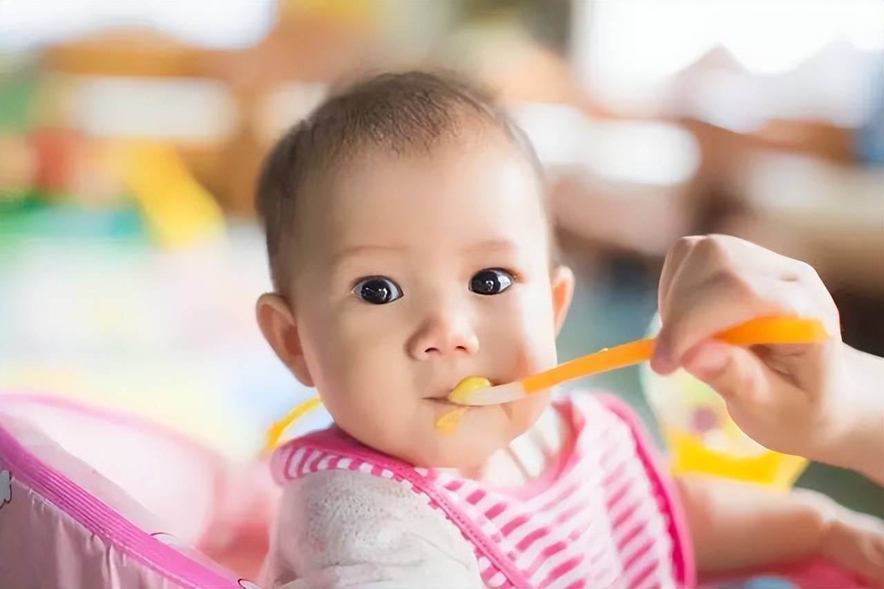 寶寶不到6個月,最好別喂這種輔食,耽誤孩子長個還可能損害健康