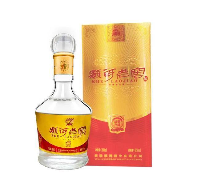 额河特曲选用优质高粱,小麦,玉米为原料,采用老五甑浓香型大曲发酵