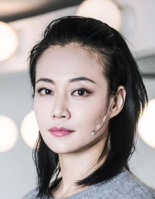 文艺片女神谭卓,因喜爱旅游而做演员,为什么她如今仍是孑然一身_花哥