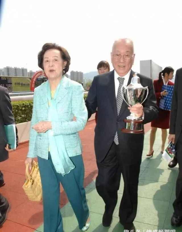 原创许晋亨妈妈多年后有无后悔与其儿子娶李嘉欣不如成全刘嘉玲