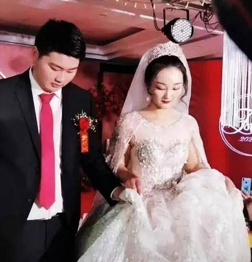 女网红陈亚男和朱单伟解除婚约大衣哥朱之文才是最大的赢家