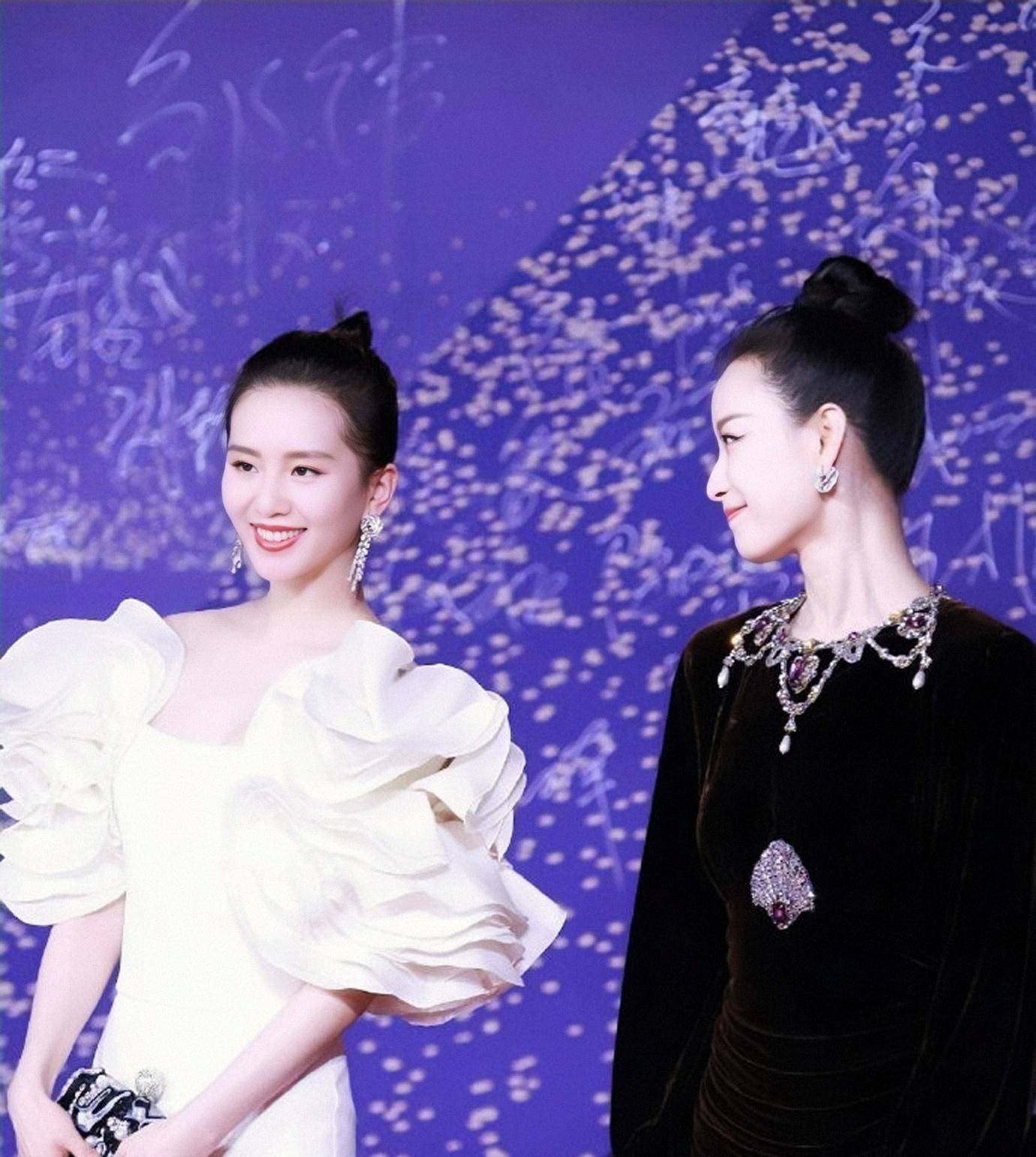 原创为妮写诗流金岁月开拍倪妮刘诗诗黑白天鹅双美出击
