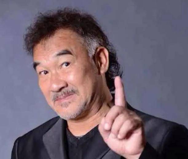 梁家仁:捧红周星驰,洪金宝力捧的"大侠",现实中却不