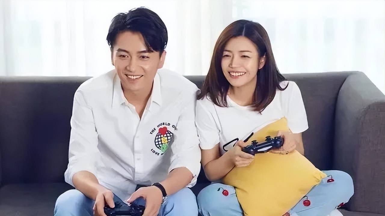 陈晓陈妍希牵手做核酸被拍小夫妻要拼二胎