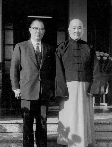 发达源于第一代的家主许爱周,许爱周被称为船运巨子,香港四大船王之首