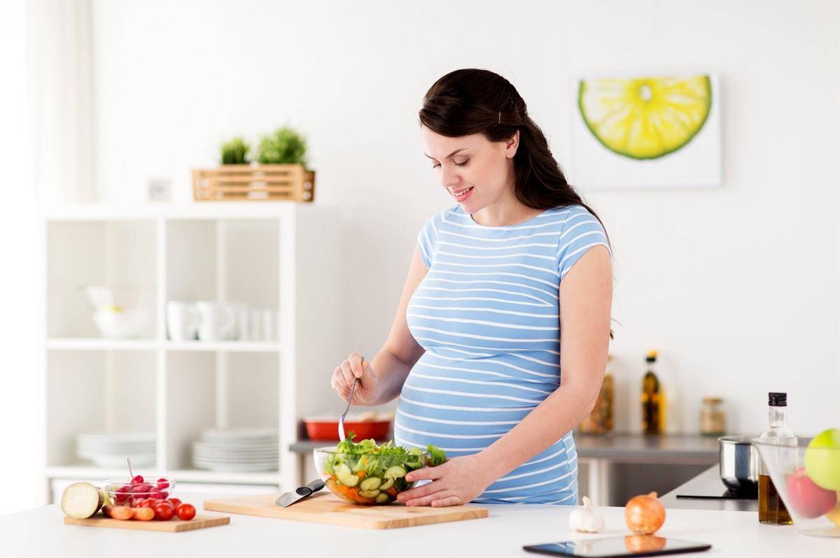 怀孕后,孕妇吃水果有＂讲究＂,这些水果即使再喜欢吃也要少吃