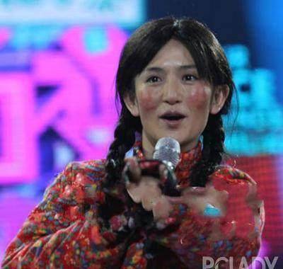赵丽颖杨幂热巴都扮演过村姑,她邋遢到当地老乡都不敢靠近!