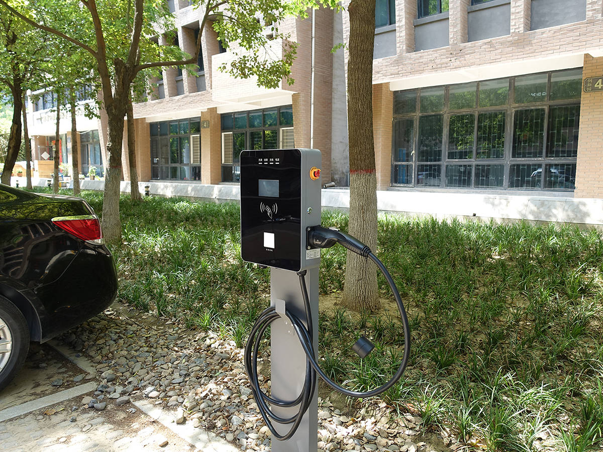 小区安装20台新能源7kw充电桩多少钱