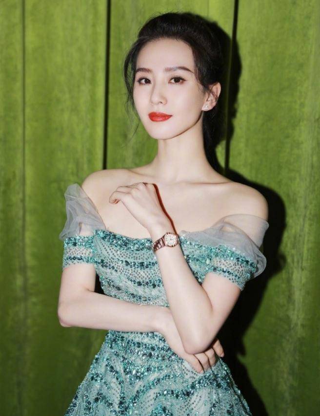 原创红毯斗艳刘诗诗久违时尚倪妮40万豪表不及张雨绮超低事业线