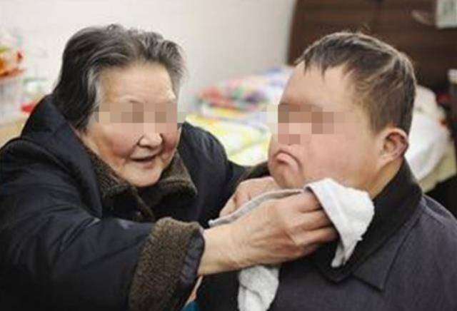 原创83岁老太喂60粒安眠药毒杀46岁智障儿子被捕后我养不动了
