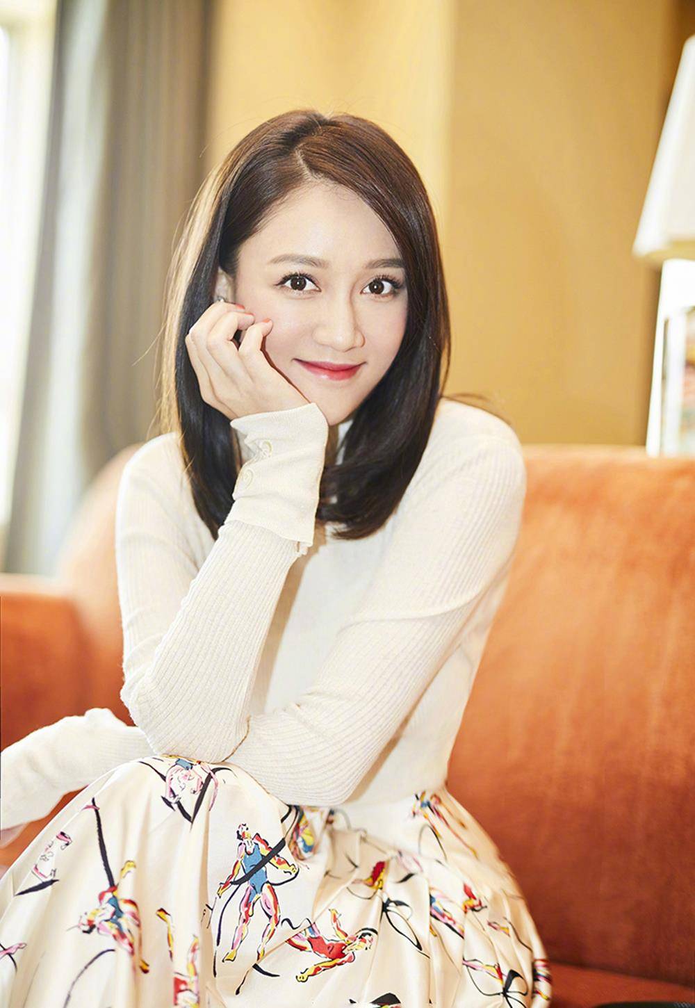 最后,陈乔恩本人否认了怀孕的传闻,并且承认自己有些发胖,努力漂亮中.