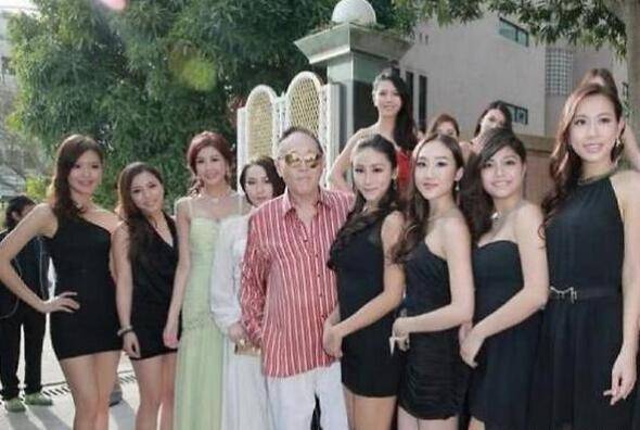 赵世曾:为保财产终身不婚,84岁仍美女环绕,刘銮雄