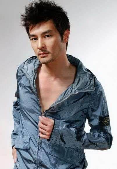 学美术出身却成为演员,人到中年越老越帅,低调迎娶混血老婆_连凯_演技
