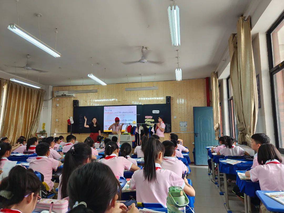 在碰撞中学习|记陕师大奥园小学部英语组"组内研讨课"_活动_进行_年级