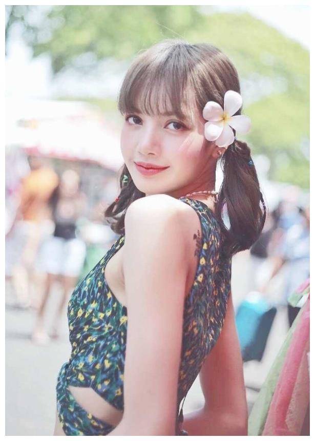 什么是""芭比身材"",她把西装反着穿,我看了不敢说话_lisa_丽莎_黑色