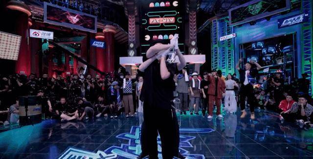 "爷夏回"的街舞,竟然还能这么玩_battle_刘宪_张艺兴