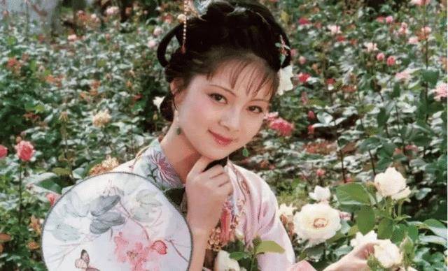 更何况薛宝钗父亲死后,薛姨妈不会打理财产,薛蟠还是一个二世祖.