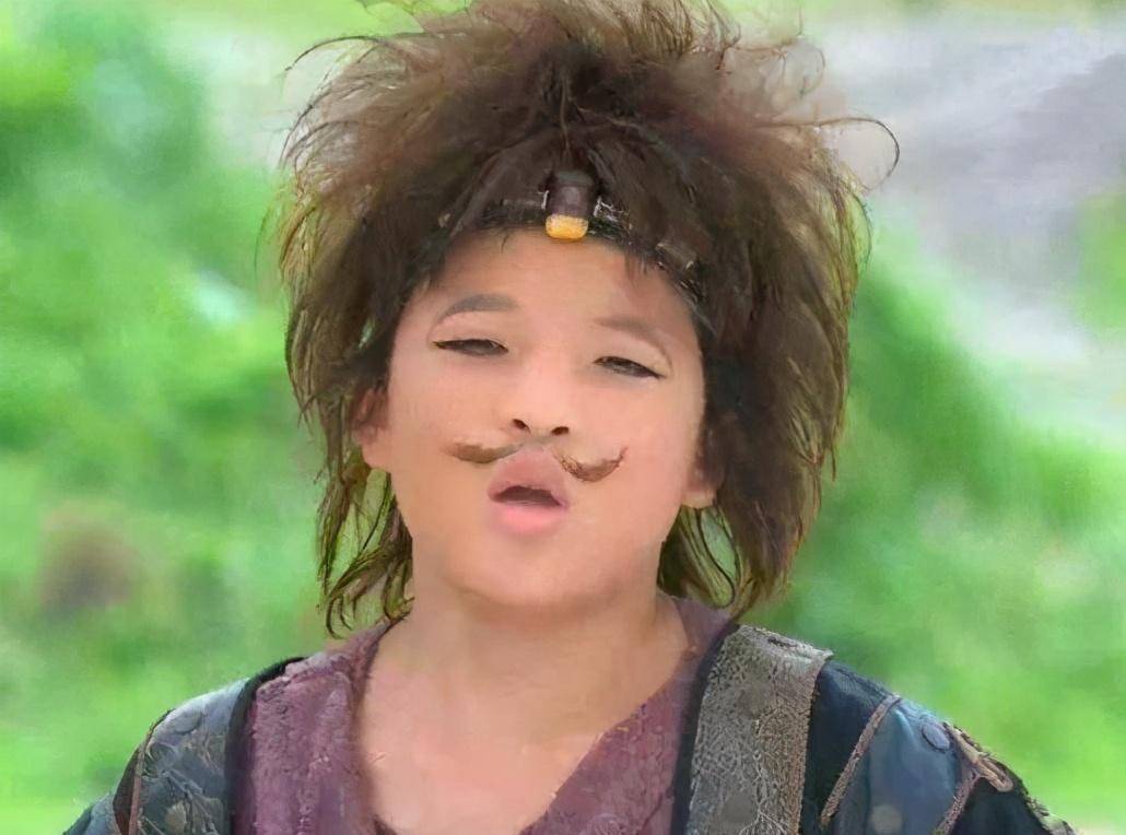 原创葛行于亲妈嫌丑弃养被周星驰看中一举成名如今长成这个样子