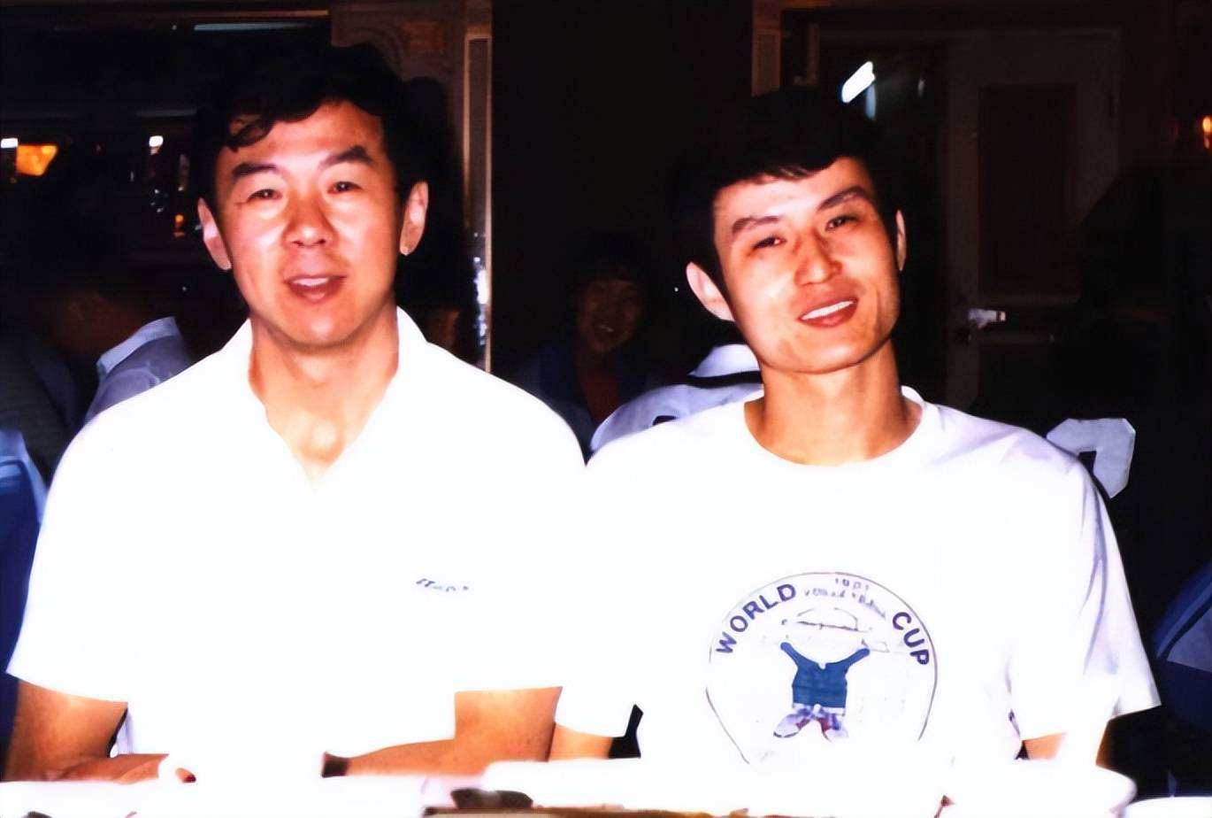 身高1米80的时候,省体培班篮球教练毛阿宝带着袁伟民去了省会南京.