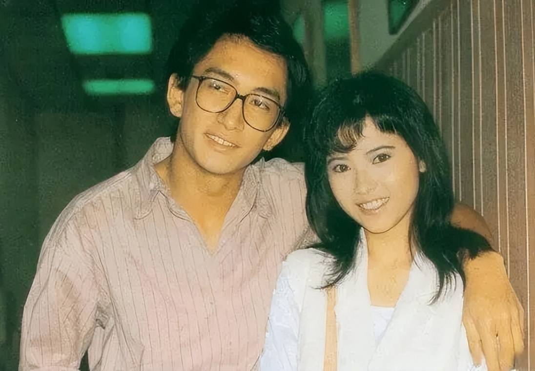 1989年,郑家成结婚,新娘不是邝美云也不是蓝洁瑛,而是一个叫做李倩琦