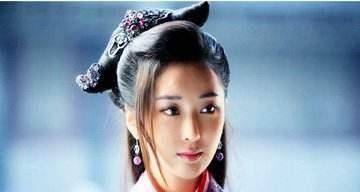 用这个名字演了多部古装剧,如《济公活佛第二季》中扮演了"江月凤"和"